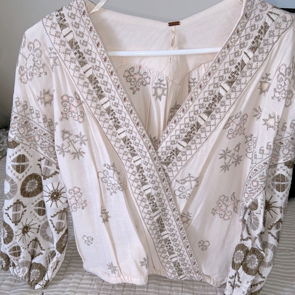 FREE PEOPLE - CROPPED & EMBROIDERED 3/4 SLEEVE BLOUSE